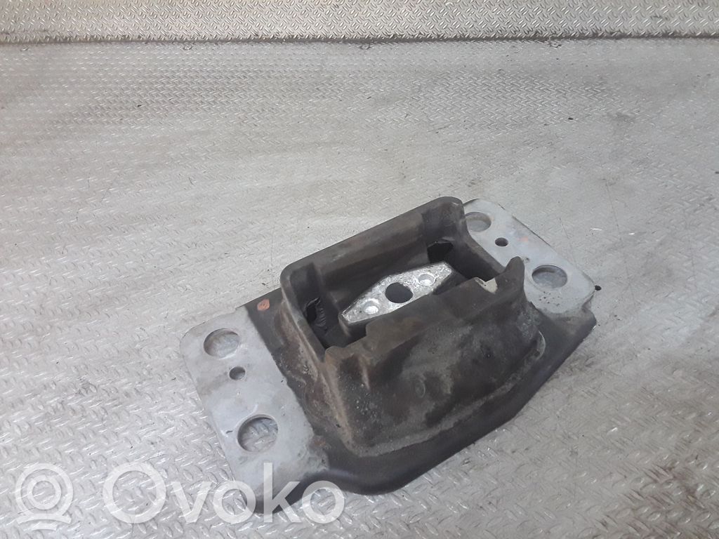 Engine mount bracket   30680700