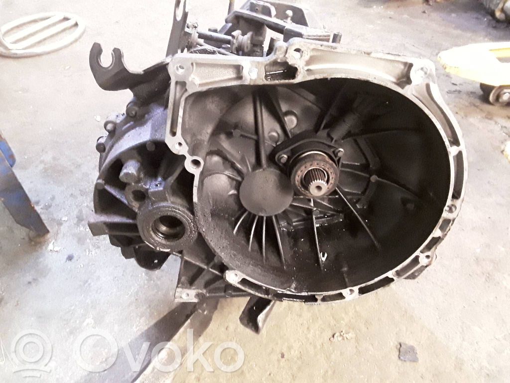 Volvo V70 Manualna 5-biegowa skrzynia biegów 