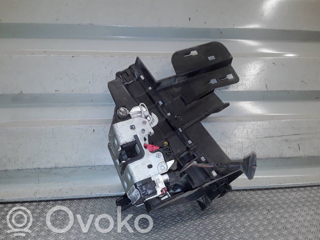 Rear door lock   P04589278AF