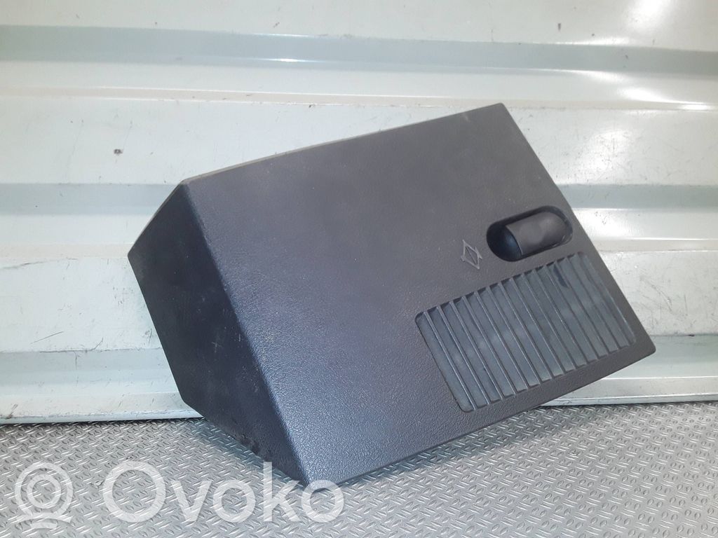 Capac plastic hayon