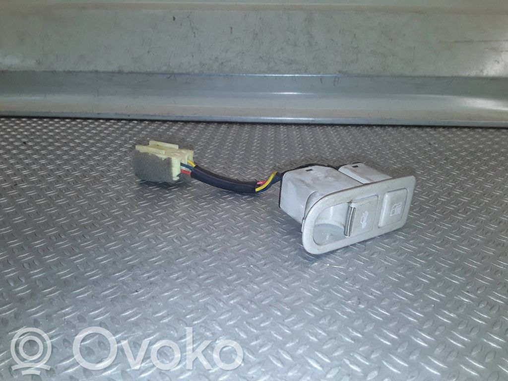 Hyundai Sonata Interruptor para abrir la puerta trasera 