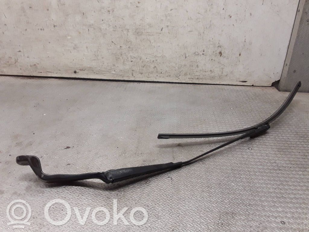 Priekinio stiklo valytuvas   6M2117526CF