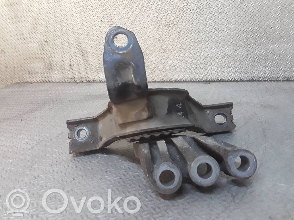 Engine mount bracket