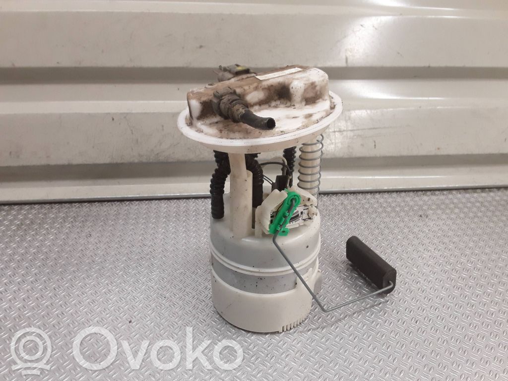 Renault Clio III Polttoainesäiliön pumppu 