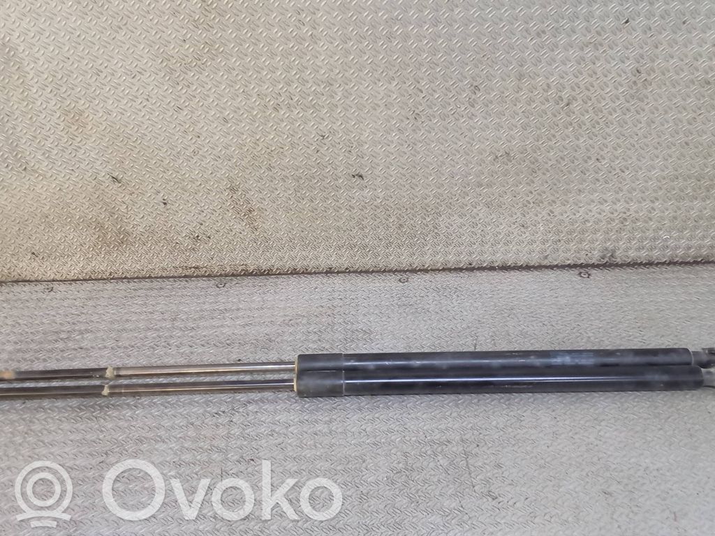 Volkswagen Caddy Amortyzator klapy tylnej bagażnika 
