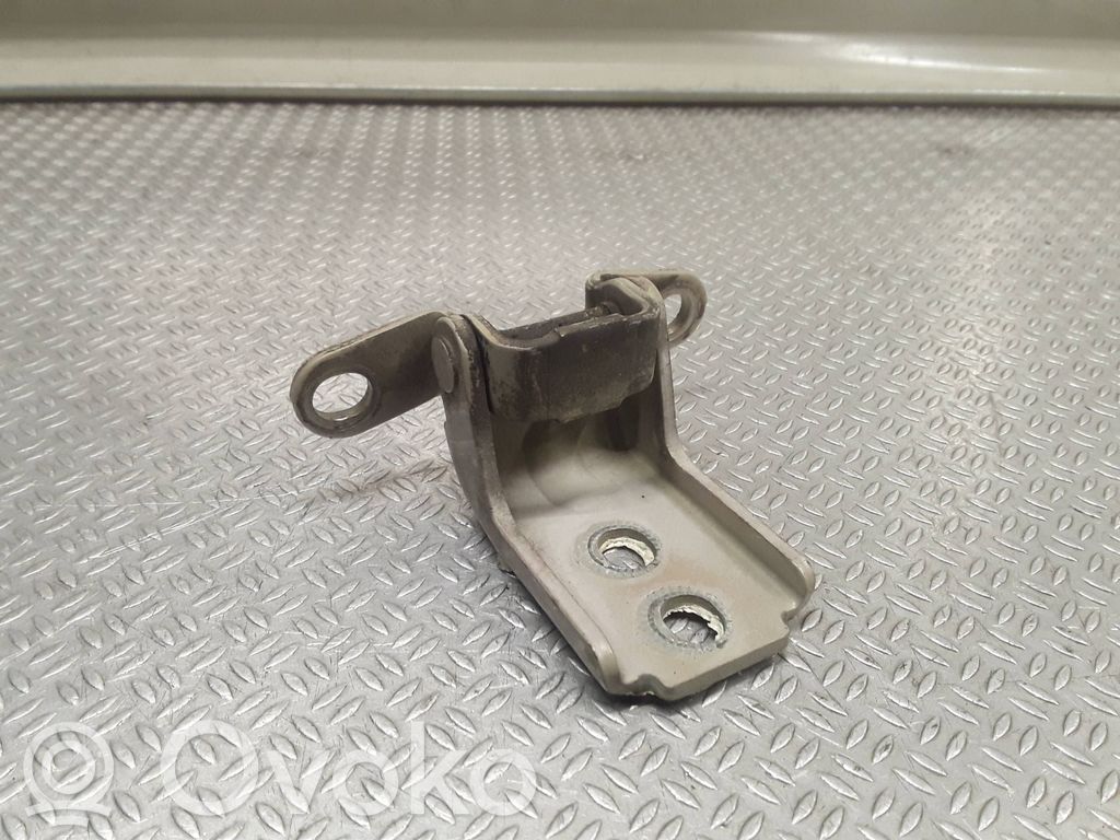 Etuoven yläsarana