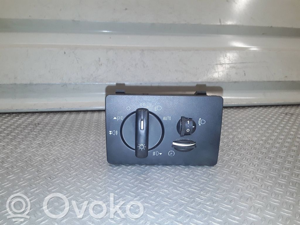 Ford C-MAX I Light switch 