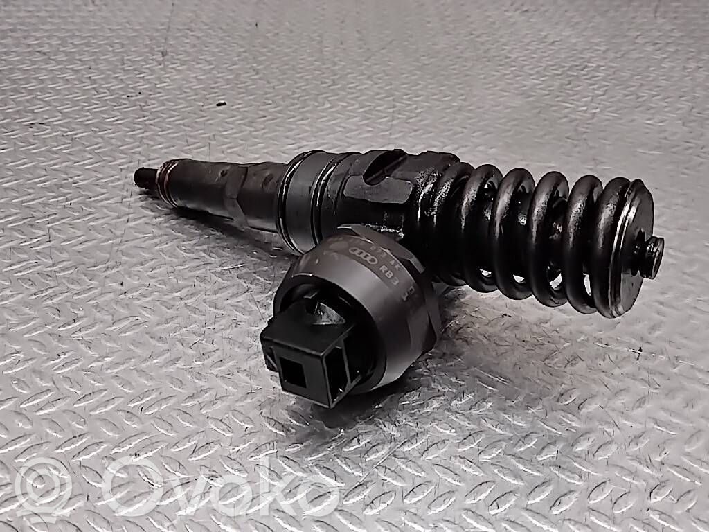 Inyector de combustible   038130073AK