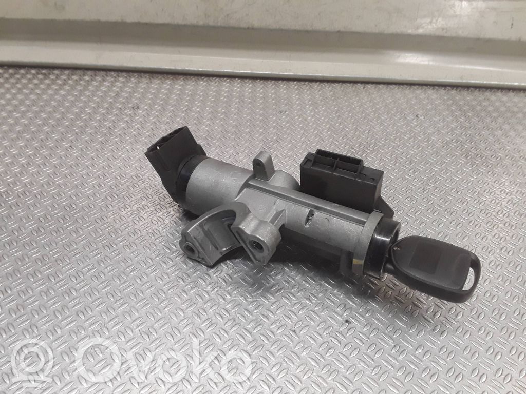 Užvedimo spynelė   116RI000072