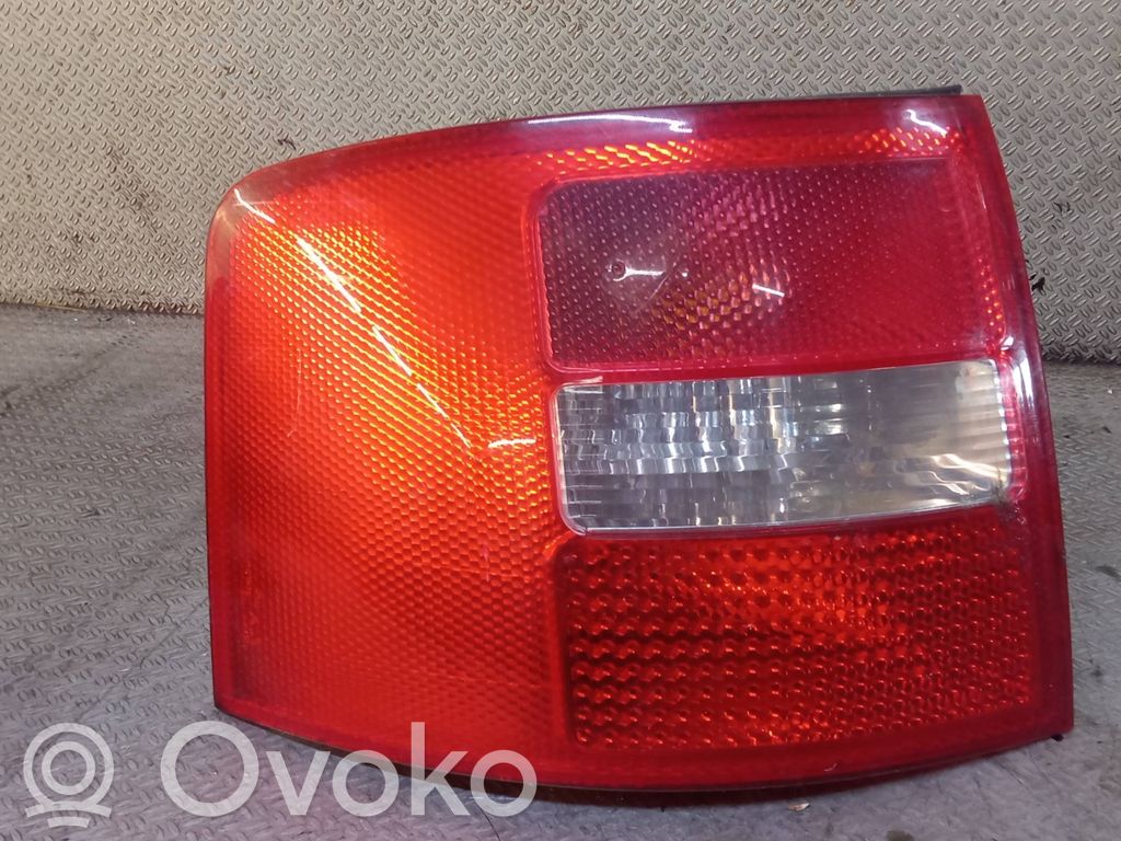 Rear/tail lights   4B9945095F