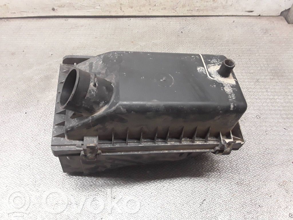Luftfilterkasten   04891700AB