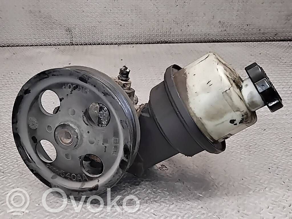 Chrysler Pacifica Ohjaustehostimen pumppu 