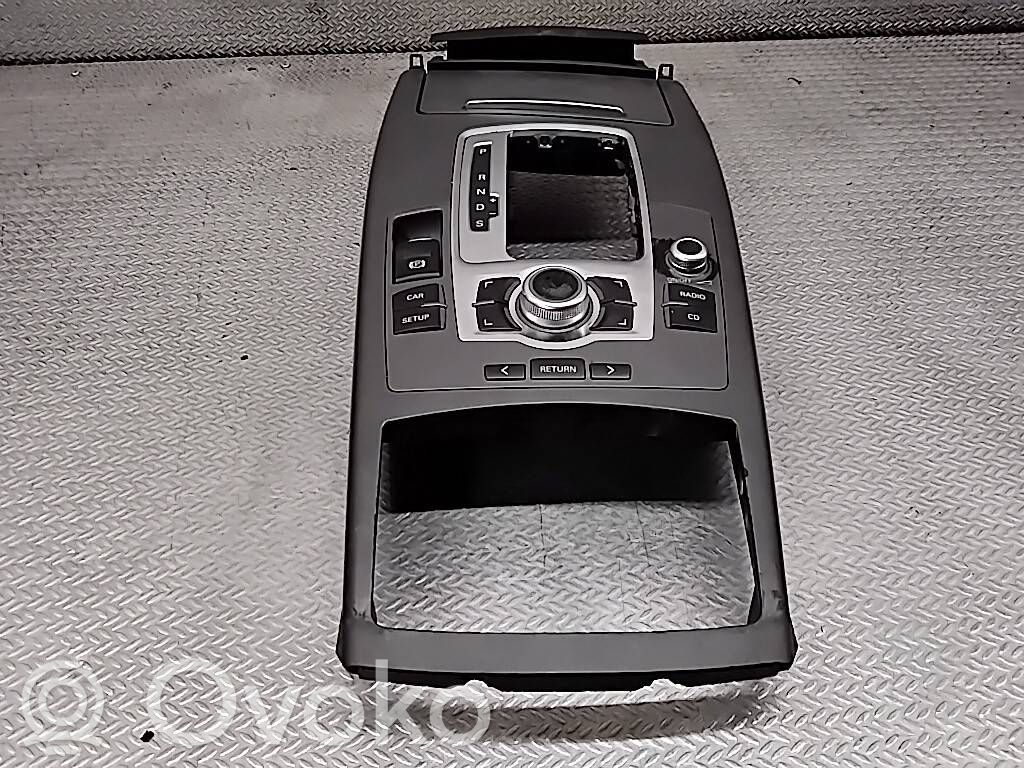 Head unit multimedia control   4F1864261,T0021886,P0103820,4F1713463B,4F1864261