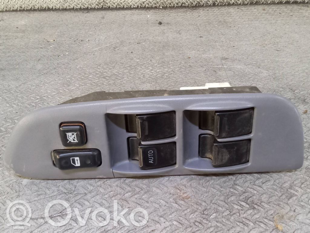 Toyota RAV 4 (XA20) Przyciski szyb 