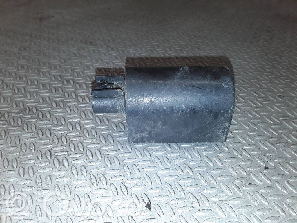 Jäähdytyspuhaltimen rele   9656112480