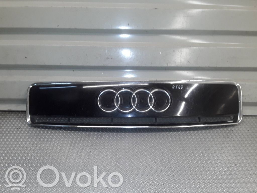 Audi A2 Grotelės priekinės 