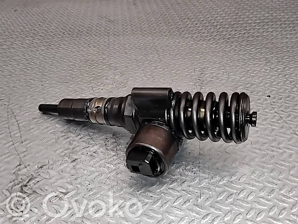 Audi A4 S4 B7 8E 8H Injector combustibil 