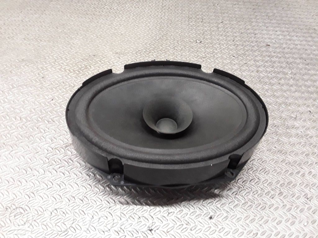 Mazda 6 Altavoz de la puerta delantera 