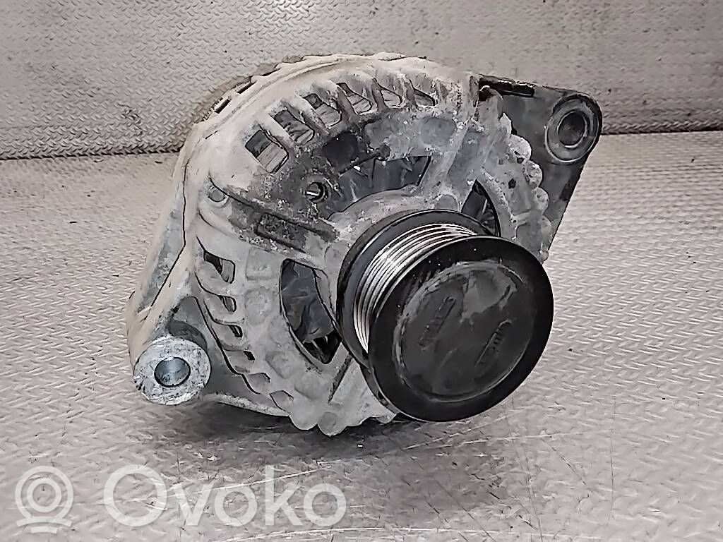 Opel Zafira B Generatore/alternatore 