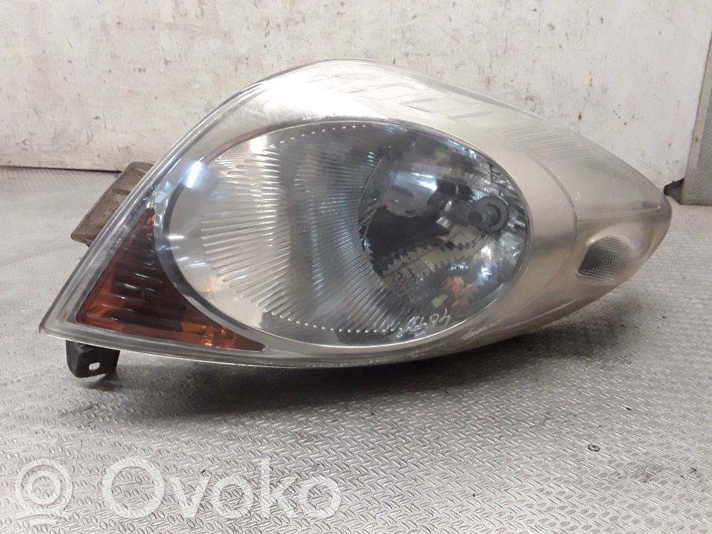 Nissan Note (E11) Lampa przednia 