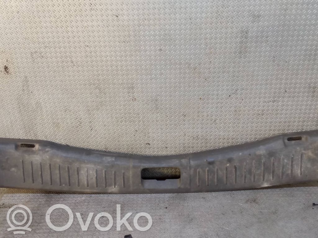Ford Kuga I Protector del borde del maletero/compartimento de carga 