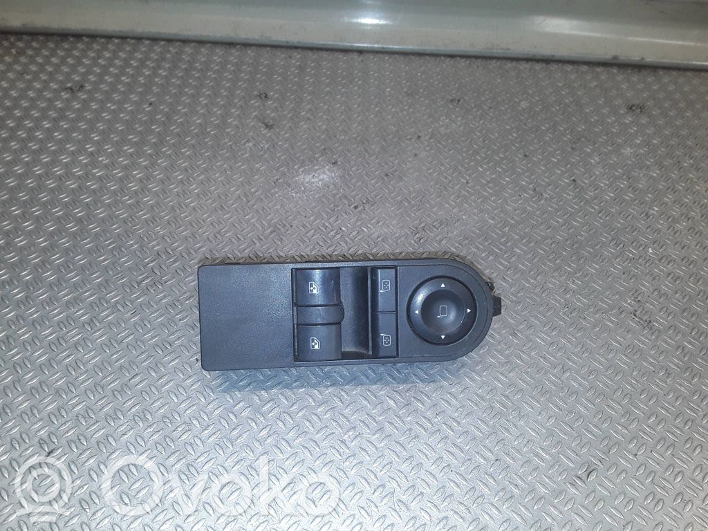 Interruptor del elevalunas eléctrico   13228706,5011