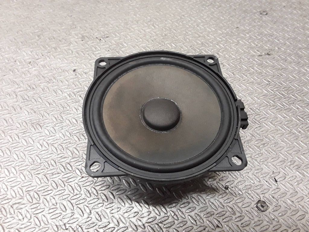 Volkswagen Golf V Altavoz del panel 