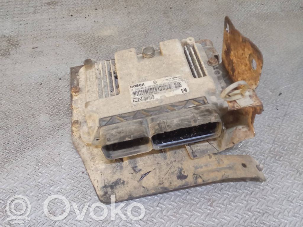 Unidad de control/módulo del motor   55205621,0281013593