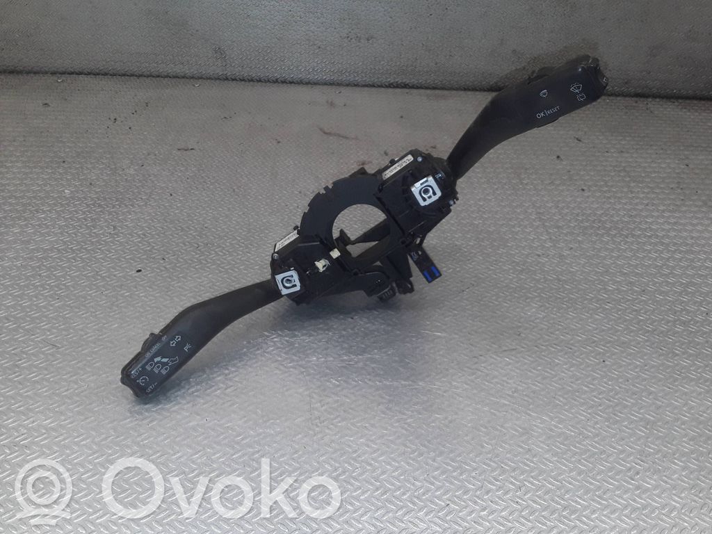 Volkswagen Touran I Leva/interruttore dell’indicatore di direzione e tergicristallo