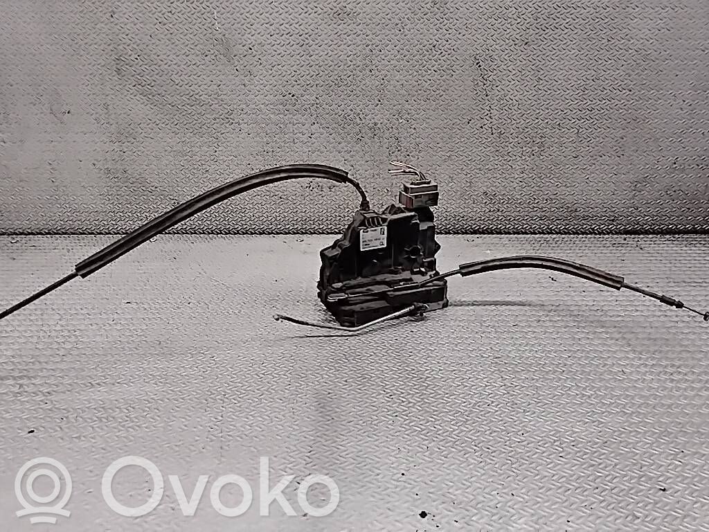Priekšpusē slēdzene   971047100