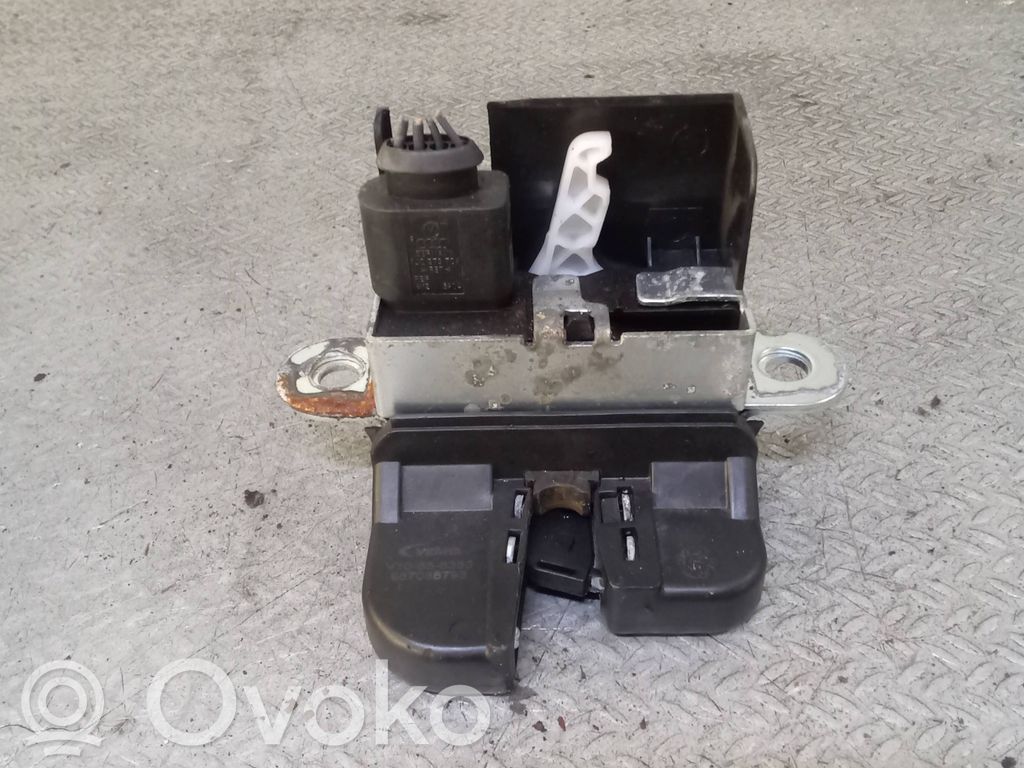 Volkswagen PASSAT B7 Serrure de loquet coffre 