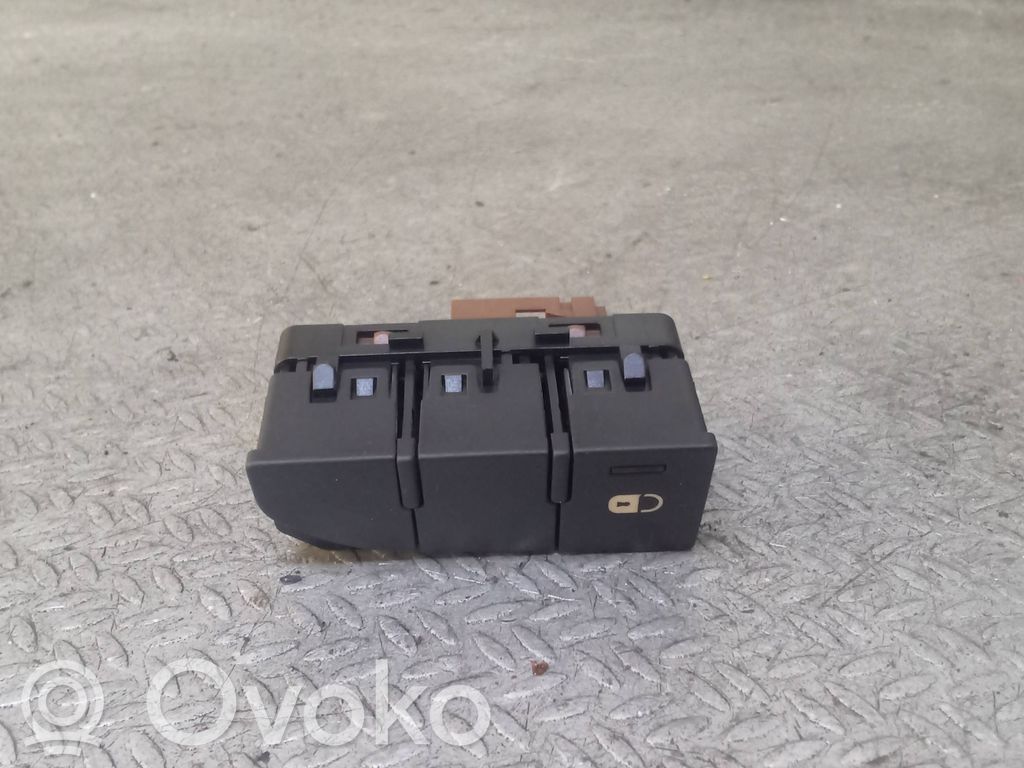 Botón interruptor de bloqueo de puertas   96637757ZD