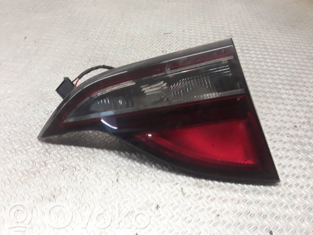 Opel Zafira C Lampy tylnej klapy bagażnika 