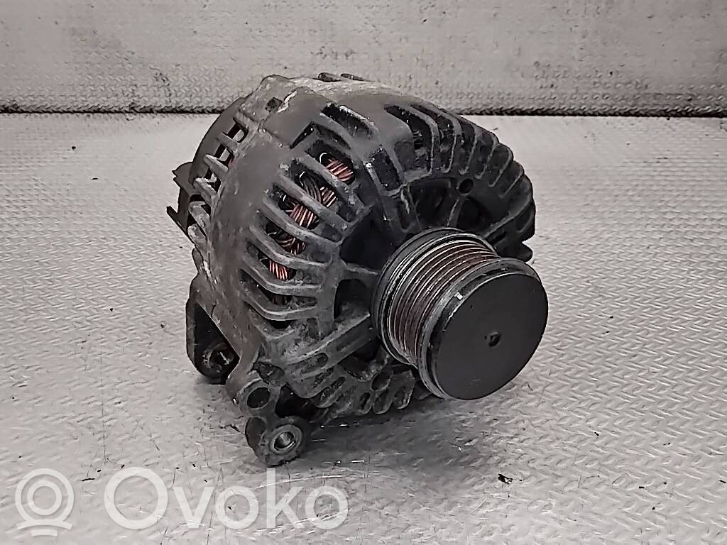 Volkswagen Touran I Generator/alternator 