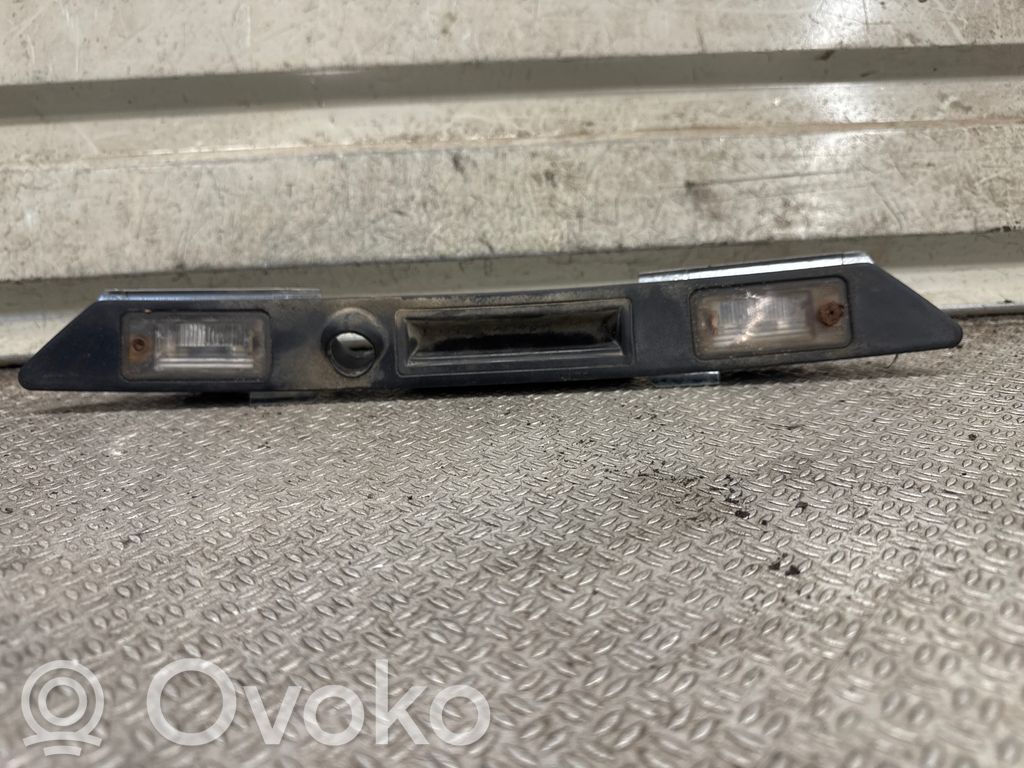 Audi A6 S6 C6 4F Takaluukun rekisterikilven valon palkki