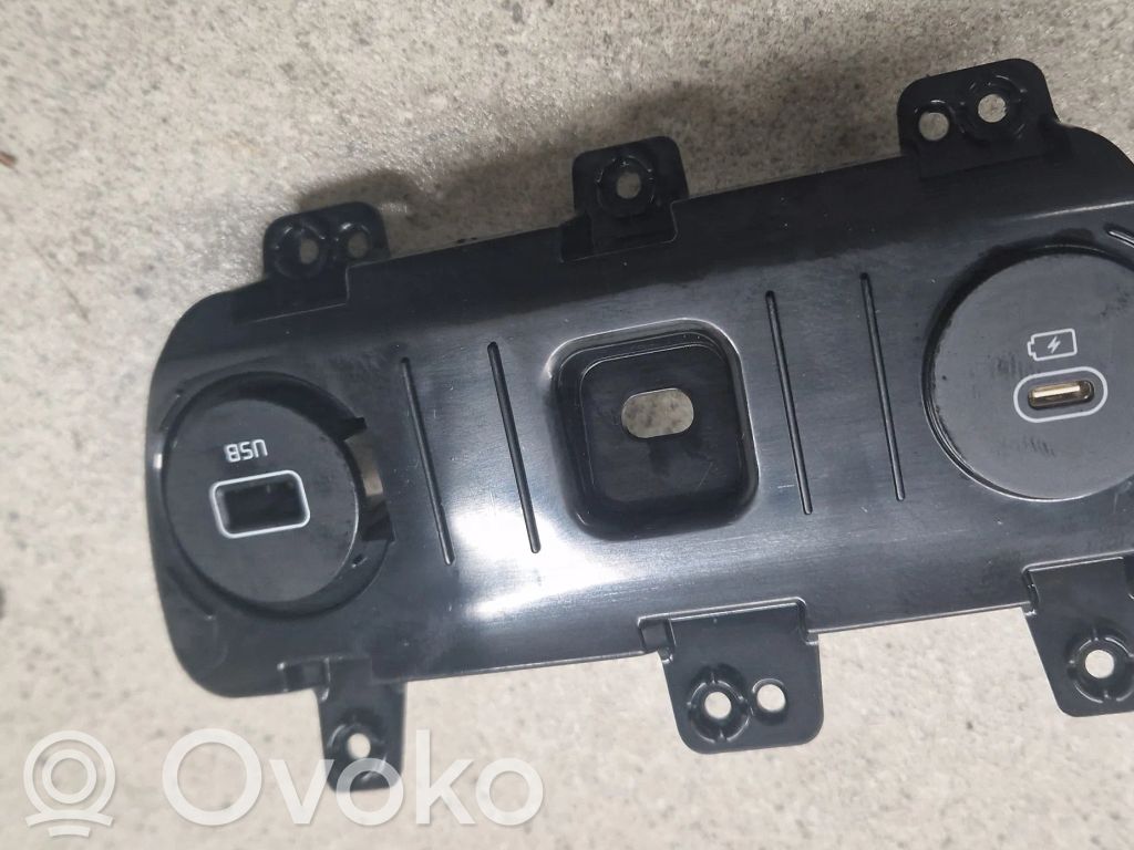 KIA EV6 USB socket connector 