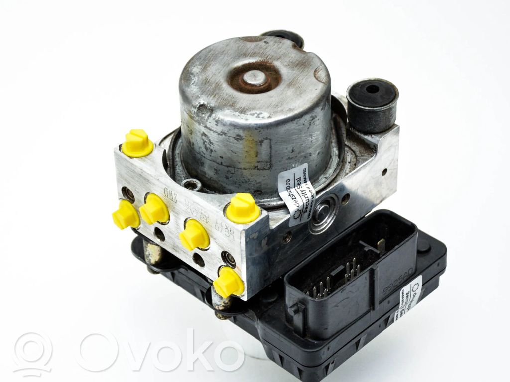 Mazda MPV II LW ABS Pump 