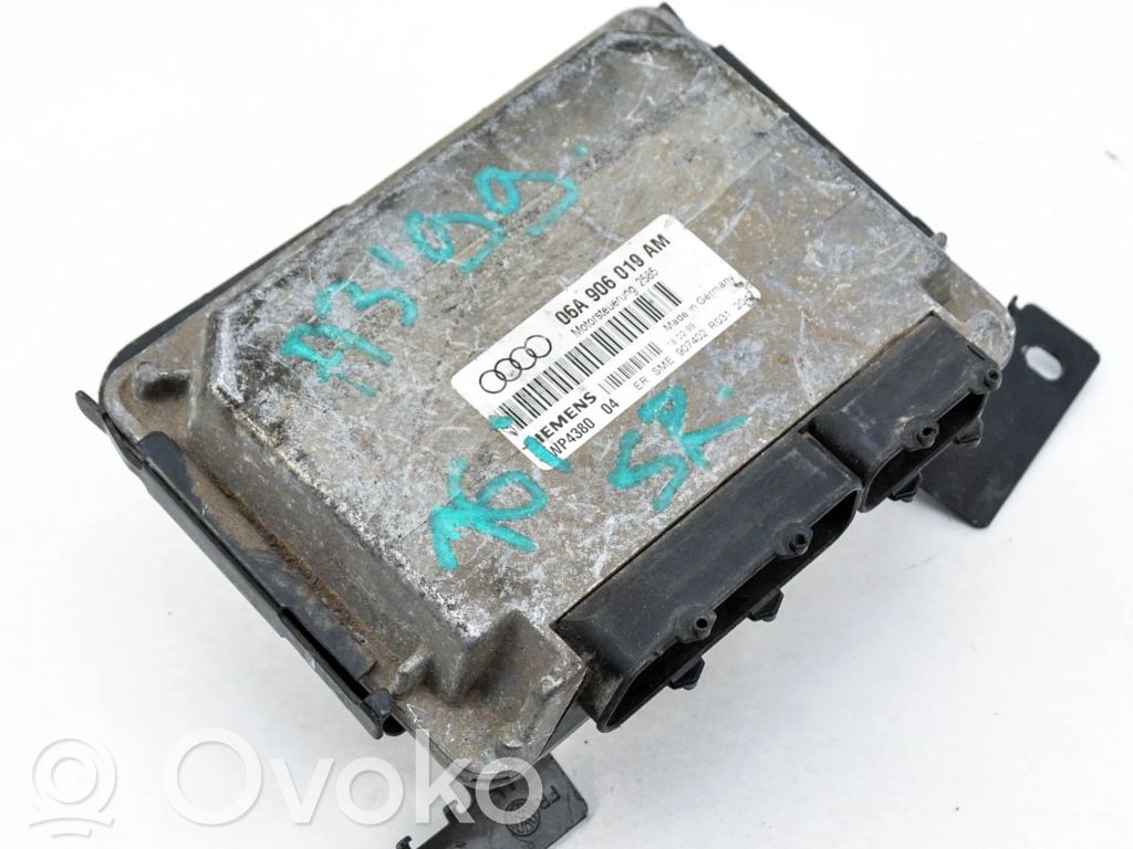 Engine control unit/module ECU   06A906019AM,5WP438004