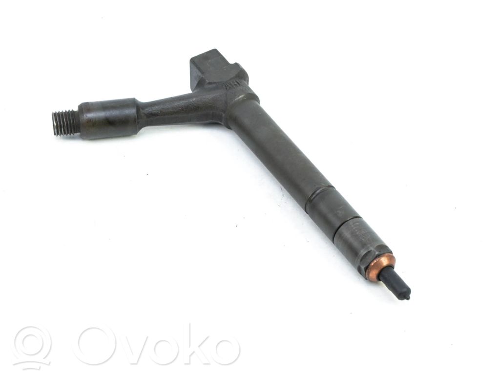 Inyector de combustible   TJBB01901D