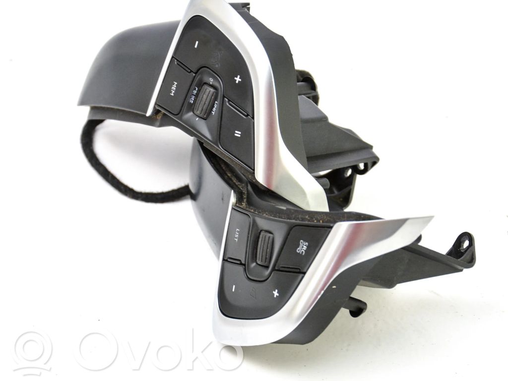 Citroen C4 II Steering wheel buttons/switches 