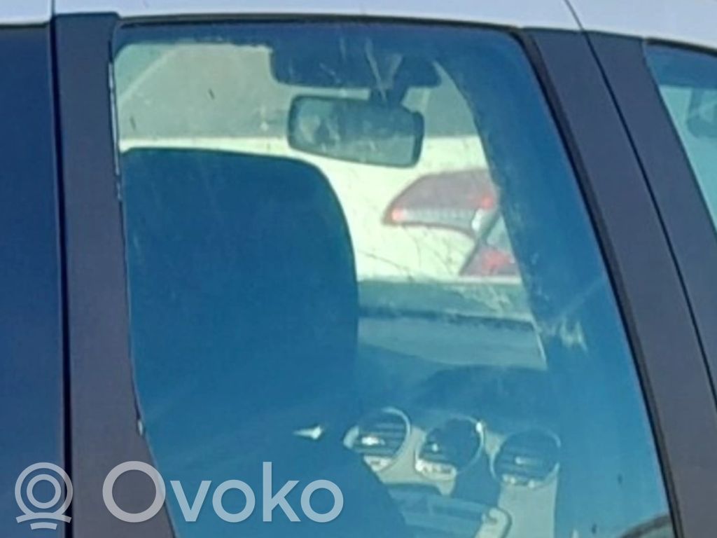 Peugeot 308 Luna de la puerta trasera 