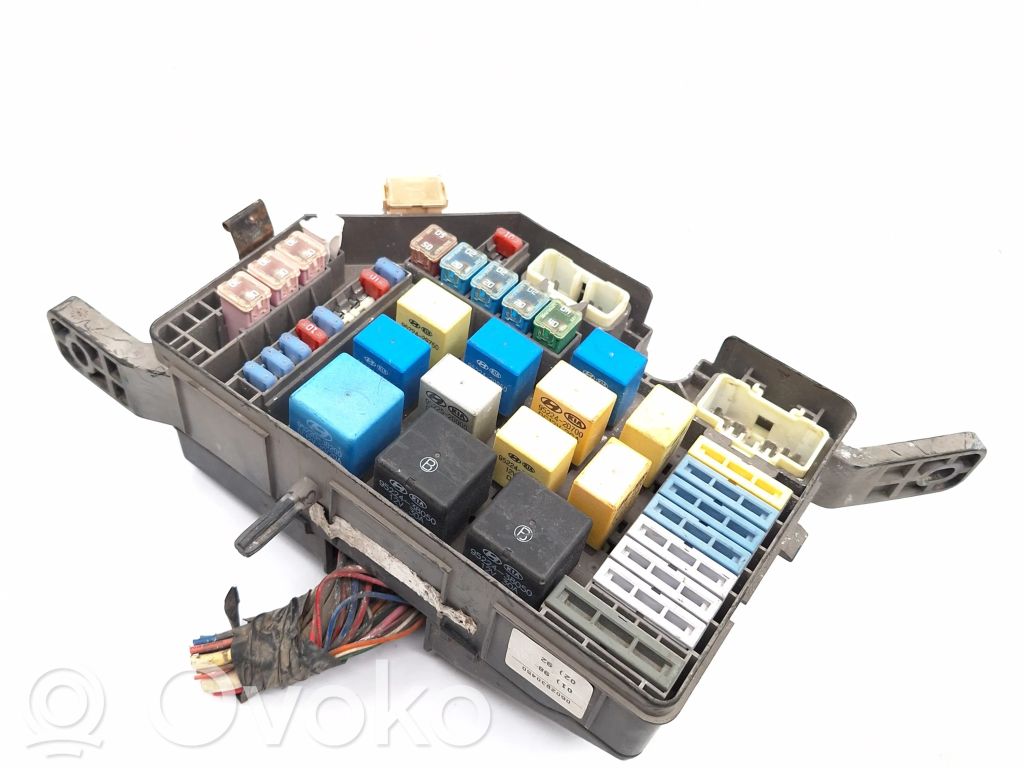 Ramka / Moduł bezpieczników   912102D010,MG641870,91203,0602030450,2D051,6120208