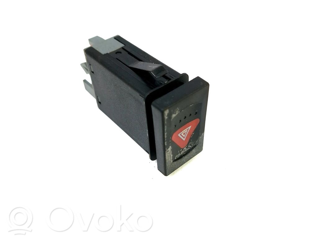 Volkswagen PASSAT B5.5 Hazard light switch 