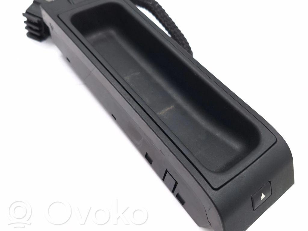 Teléfono   6946055,8421694605503,8421694605503,1036300002,13399710,8421694606303,E1022470