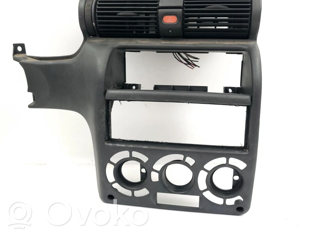 Opel Astra F Kita salono detalė 