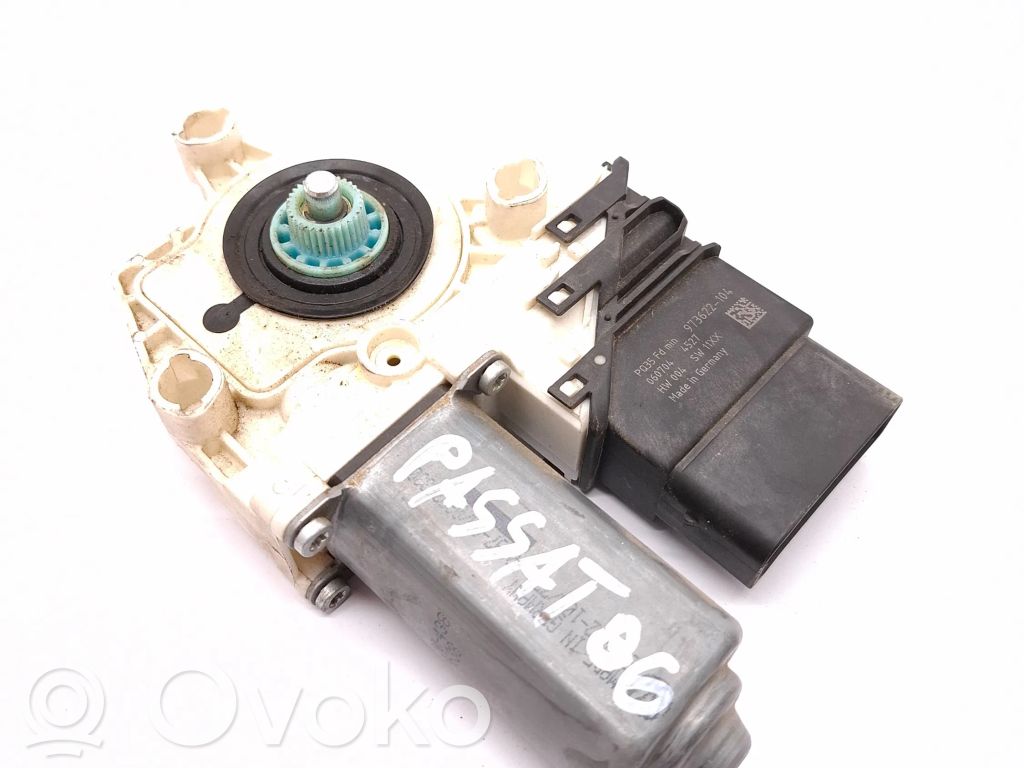 Volkswagen PASSAT B6 Silniczek podnośnika szyby drzwi 
