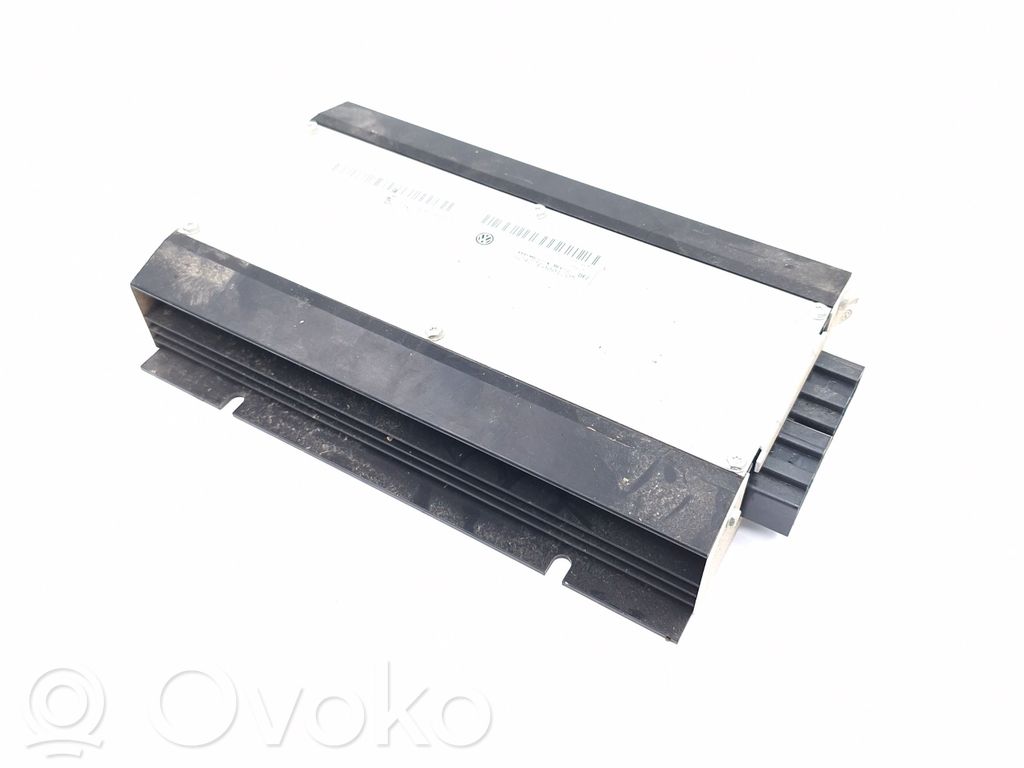 Volkswagen Phaeton Sound amplifier 