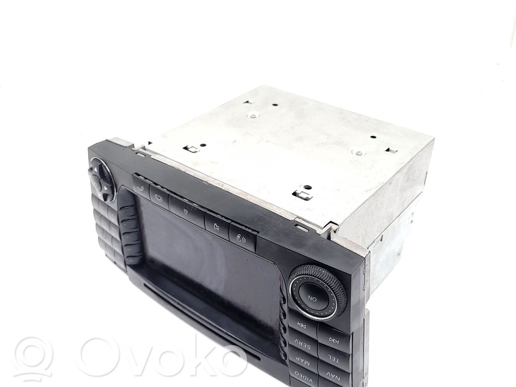 Mercedes-Benz E W211 Panel / Radioodtwarzacz CD/DVD/GPS 