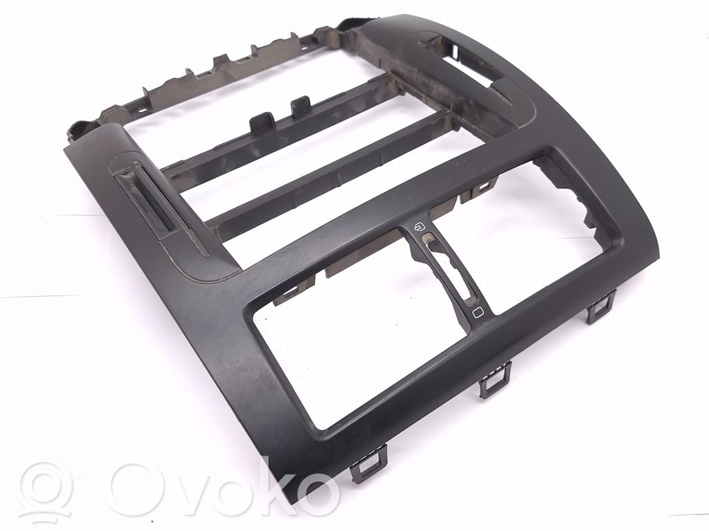 Peugeot Expert Kita salono detalė 
