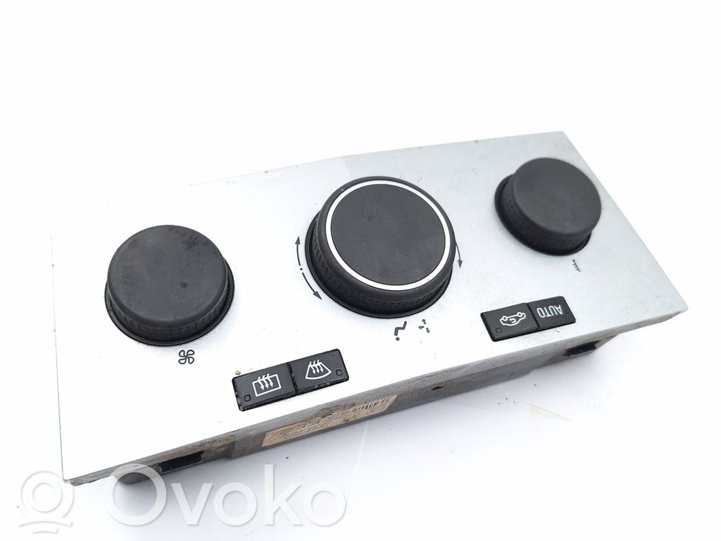Opel Astra H Climate control unit 